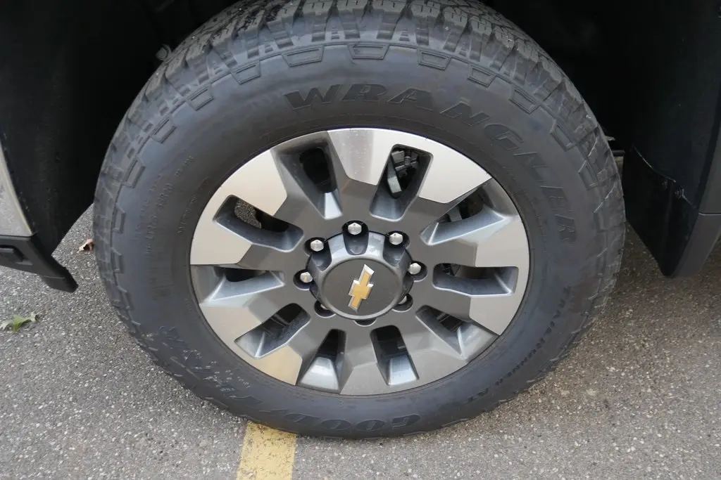2026 Chevrolet Silverado LT photo 31