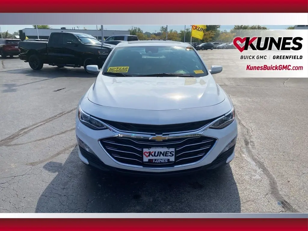 2024 Chevrolet Malibu Premier 2LT photo 9