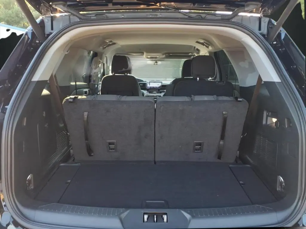 2024 Ford Explorer XLT photo 6