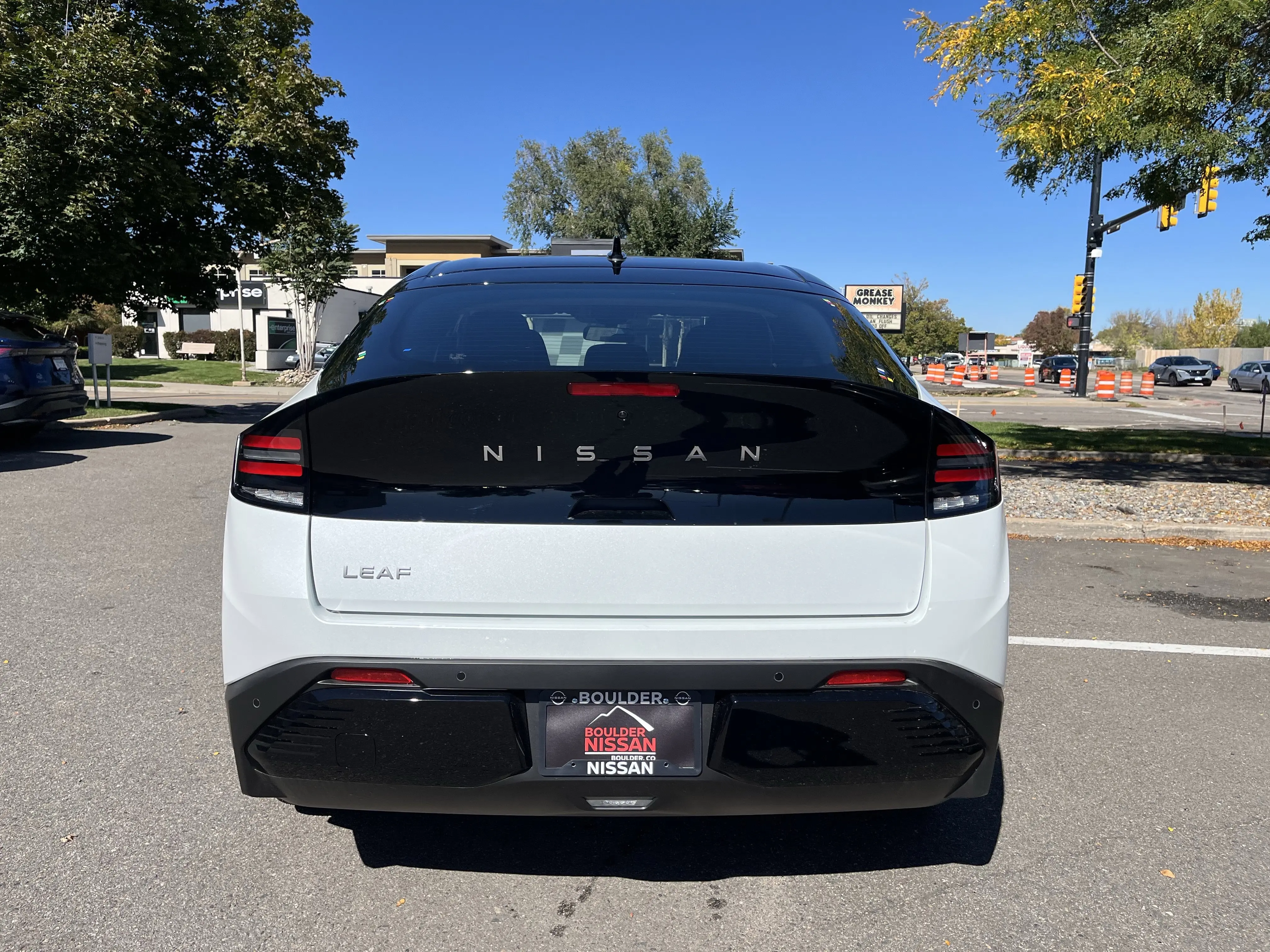2026 Nissan Leaf SV photo 4
