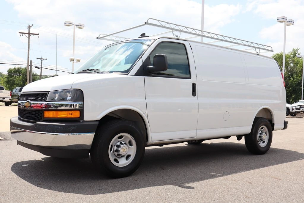2025 Chevrolet Express Cargo Work Van - Photo 6