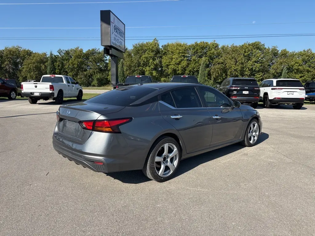 2020 Nissan Altima 2.5 S photo 3