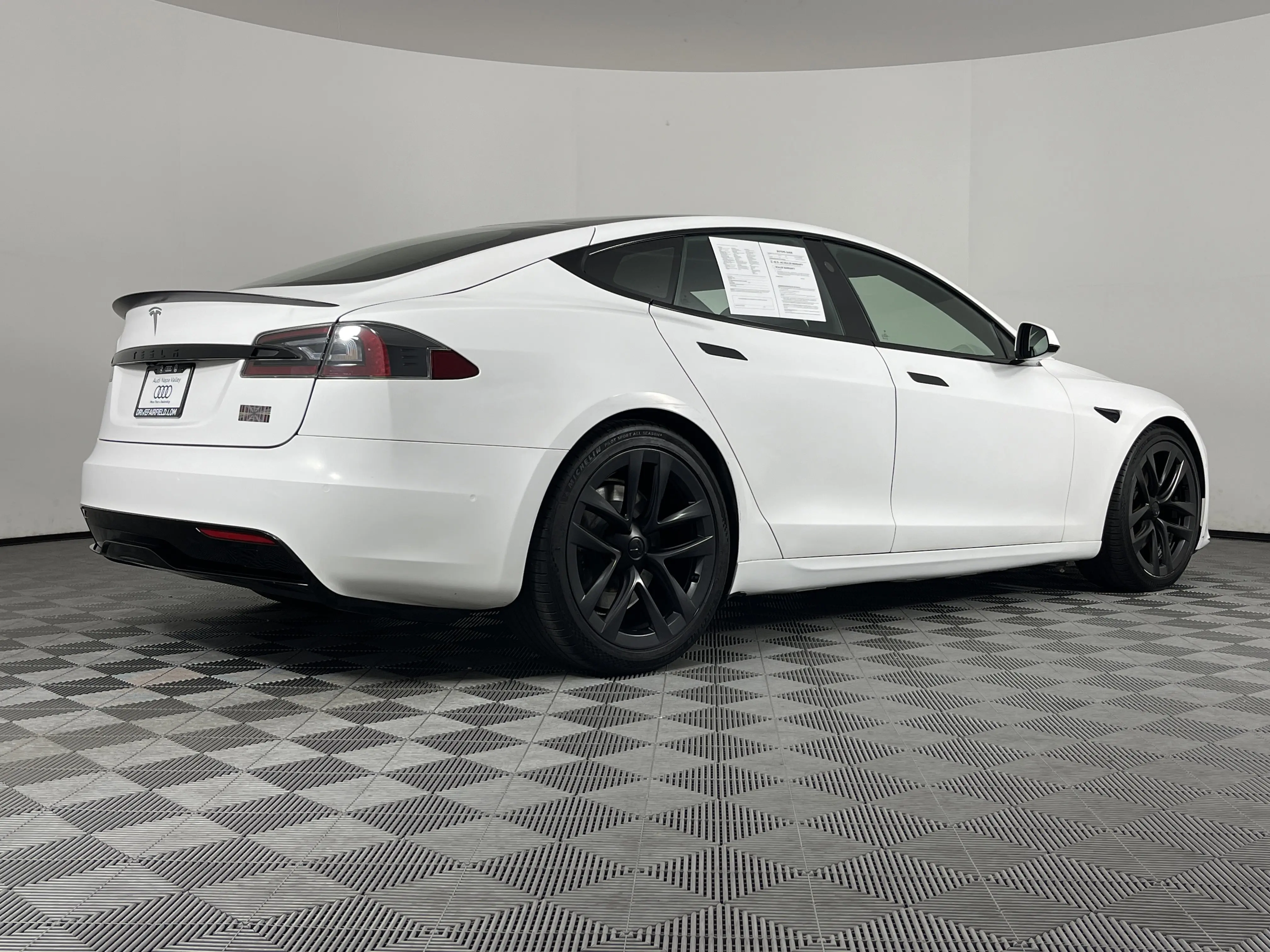 2022 Tesla Model S Plaid AWD photo 15