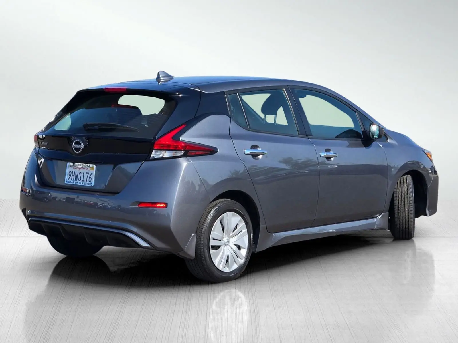 2024 Nissan Leaf S photo 4