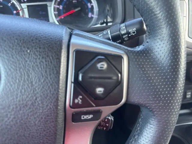 2017 Toyota 4Runner SR5 photo 22