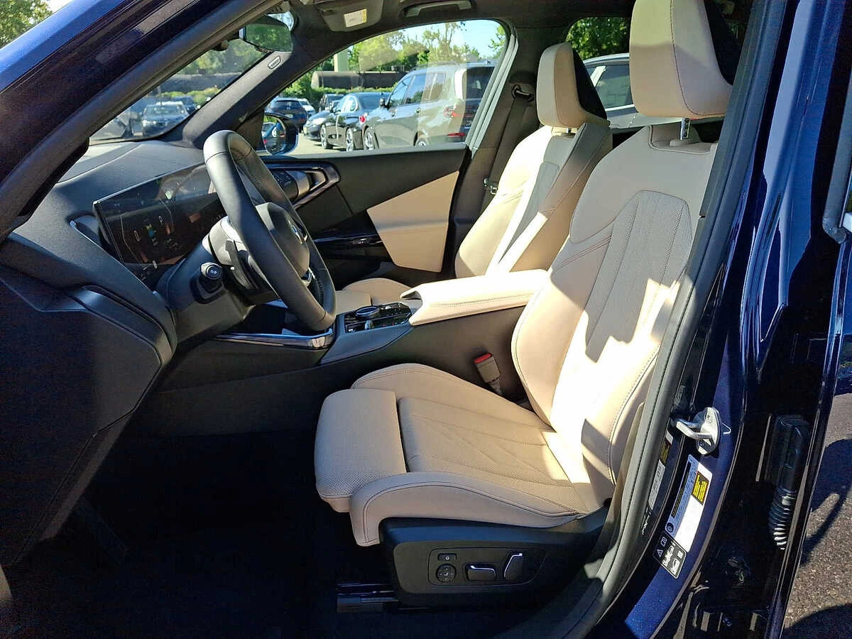 2026 BMW X3 30 - Photo 9