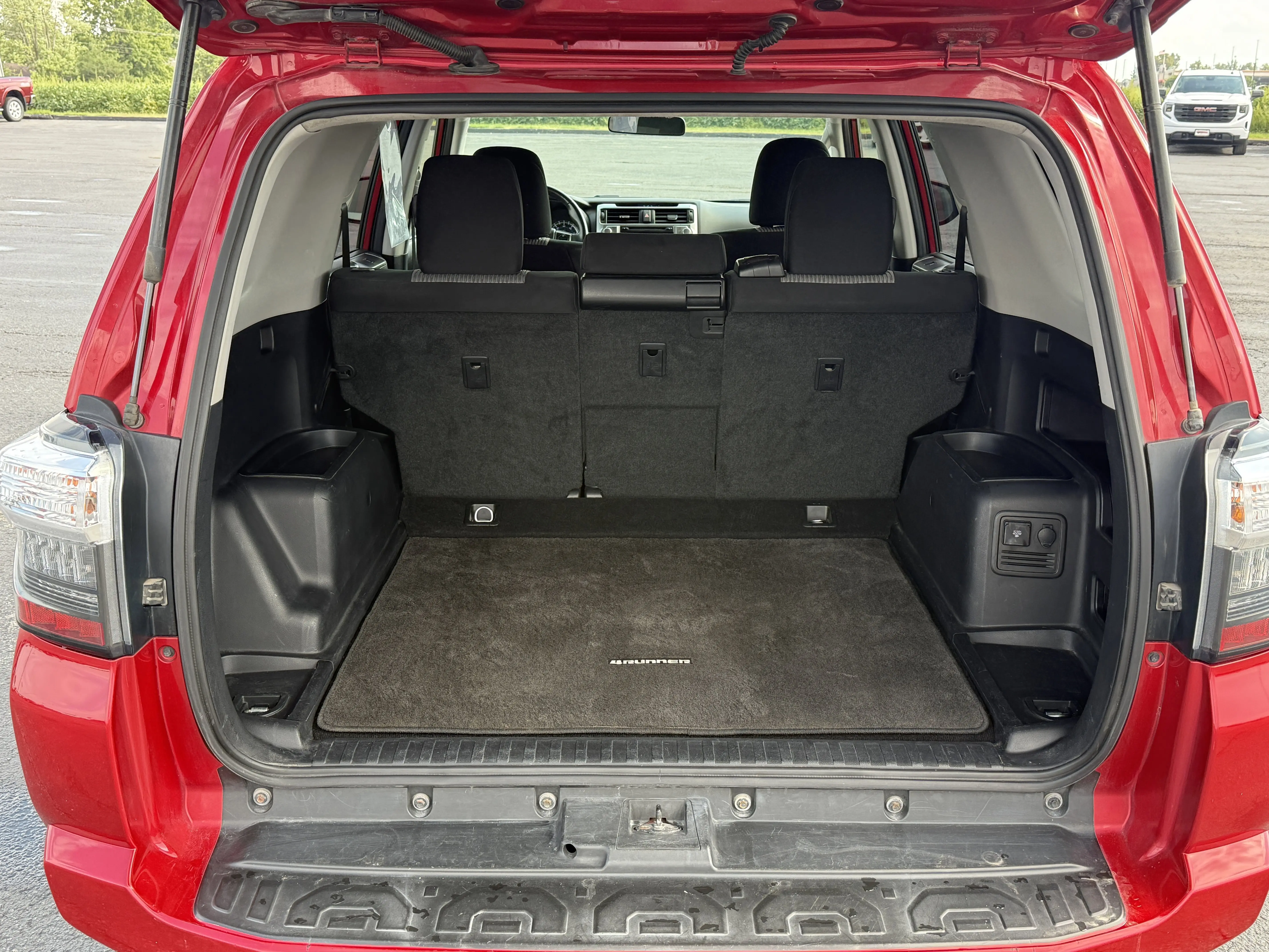 2015 Toyota 4Runner SR5 photo 14