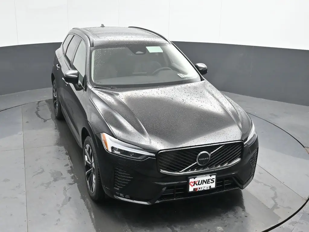 2026 Volvo - image 33