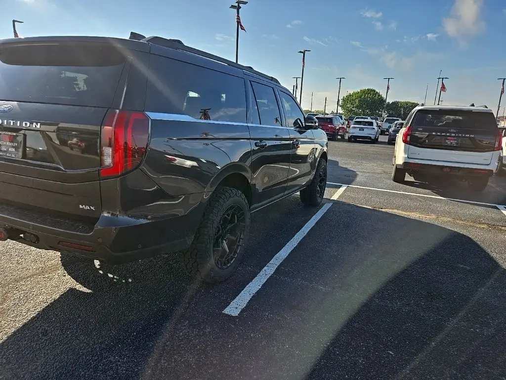 2025 Ford Expedition MAX photo 37