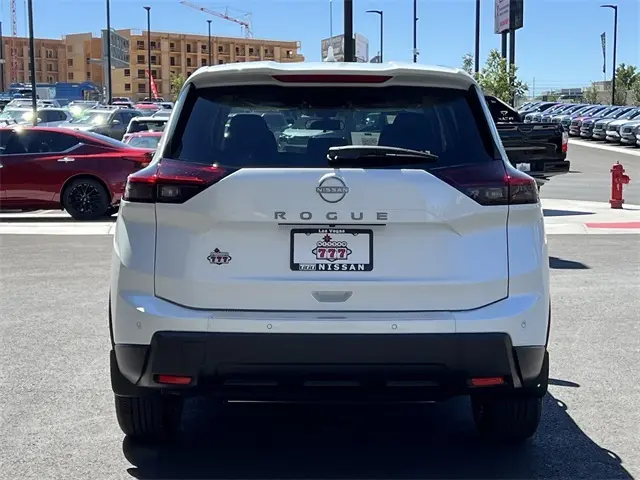 2026 Nissan Rogue SV photo 5