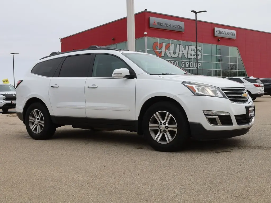 Used 2016 Chevrolet Traverse 2LT with VIN 1GNKVHKDXGJ264007 for sale in Madison, WI