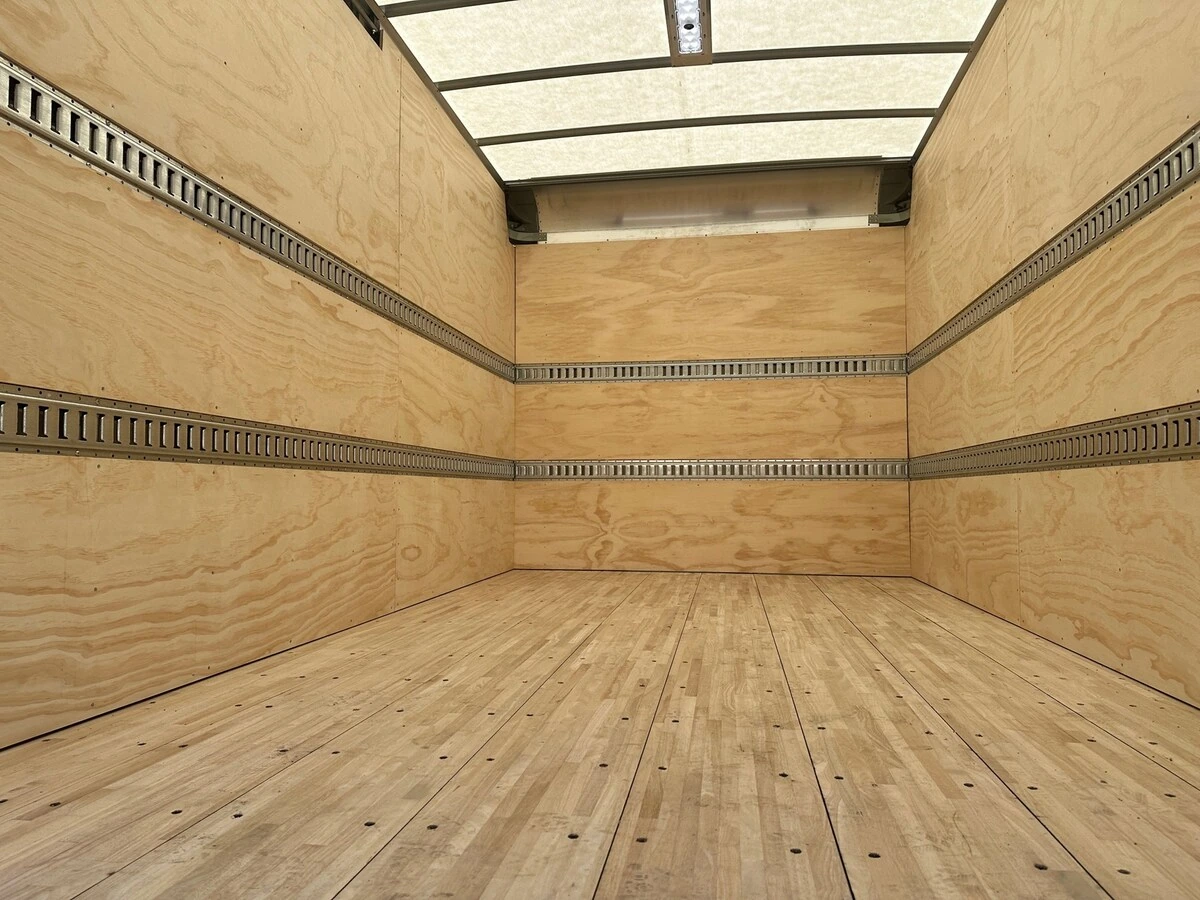 2026 Isuzu NPR - image 4