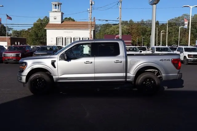 2025 Ford F-150 XLT photo 17