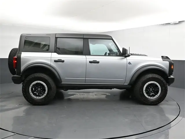 2023 Ford Bronco Black Diamond photo 8