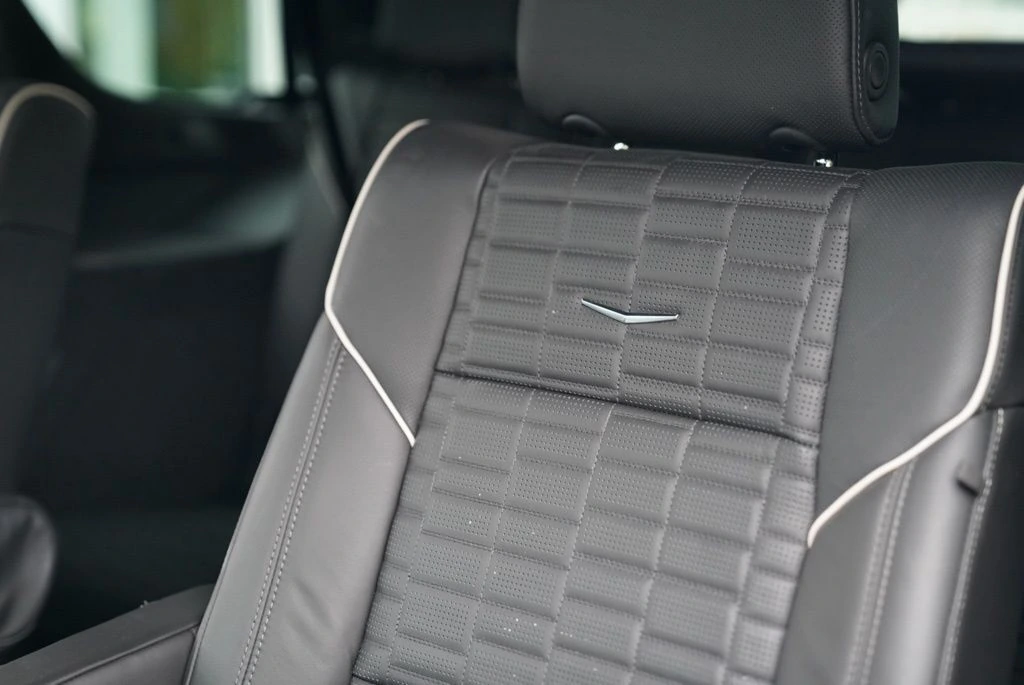 2023 Cadillac Escalade V-Series - Photo 36