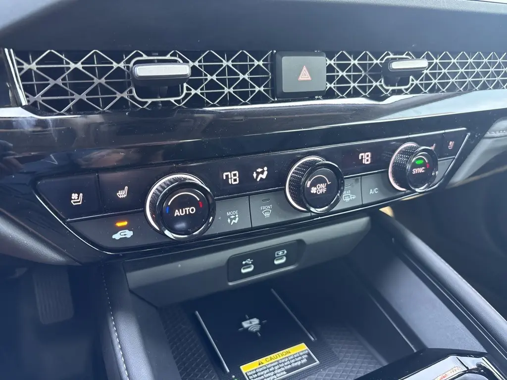 2024 Honda Accord Hybrid Touring photo 16