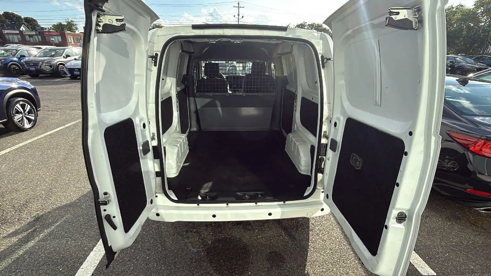 2020 Nissan NV200 SV photo 19