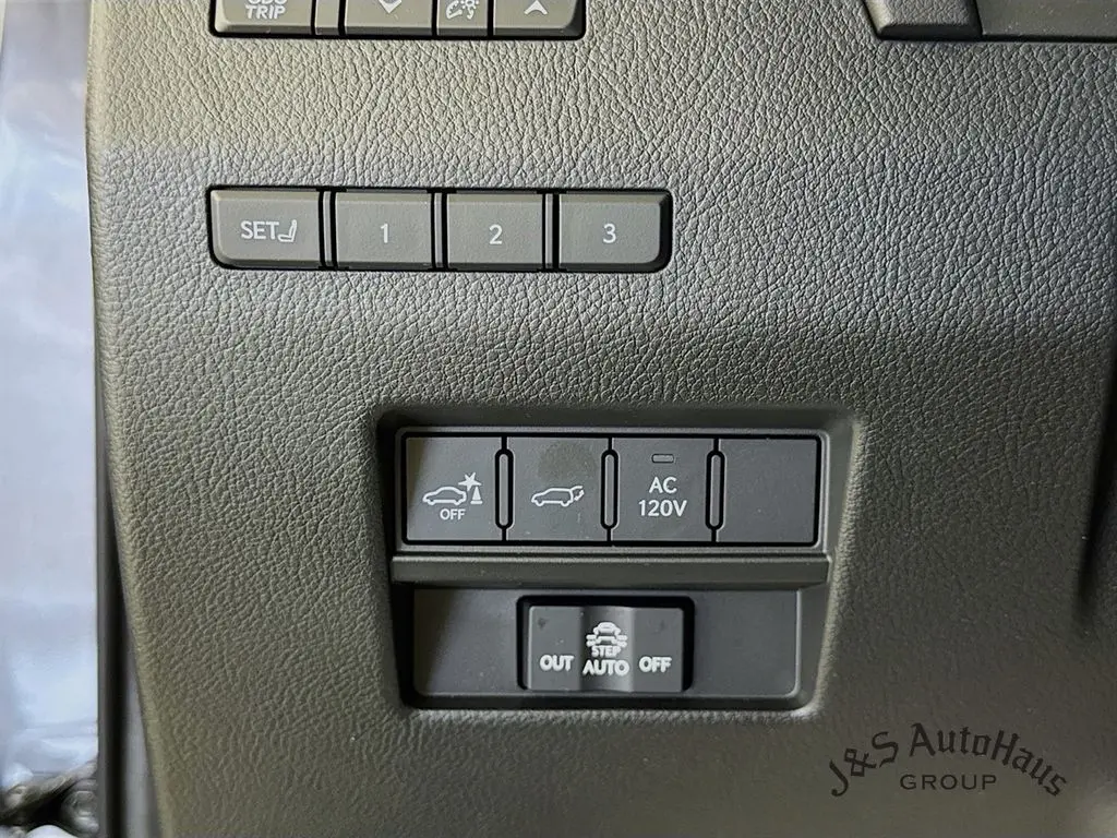 2025 Lexus GX 550 Luxury photo 10