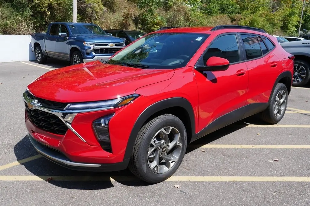 2026 Chevrolet Trax LT photo 4