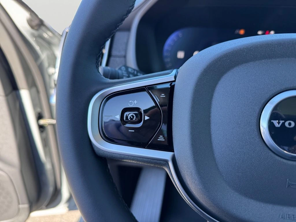 2026 Volvo - image 18