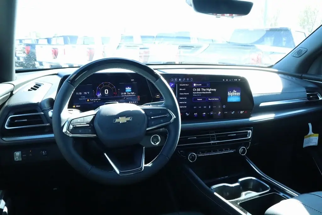 2026 Chevrolet Traverse 1LT photo 2