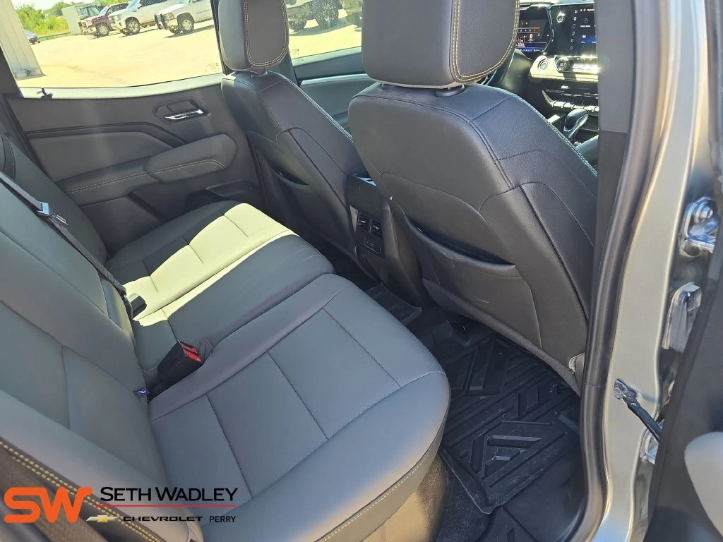 2024 Chevrolet Colorado ZR2 - Photo 11