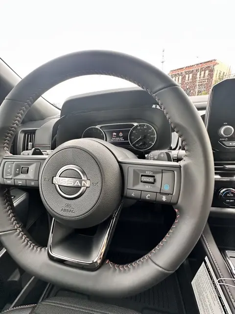 2025 Nissan Pathfinder Rock Creek photo 13