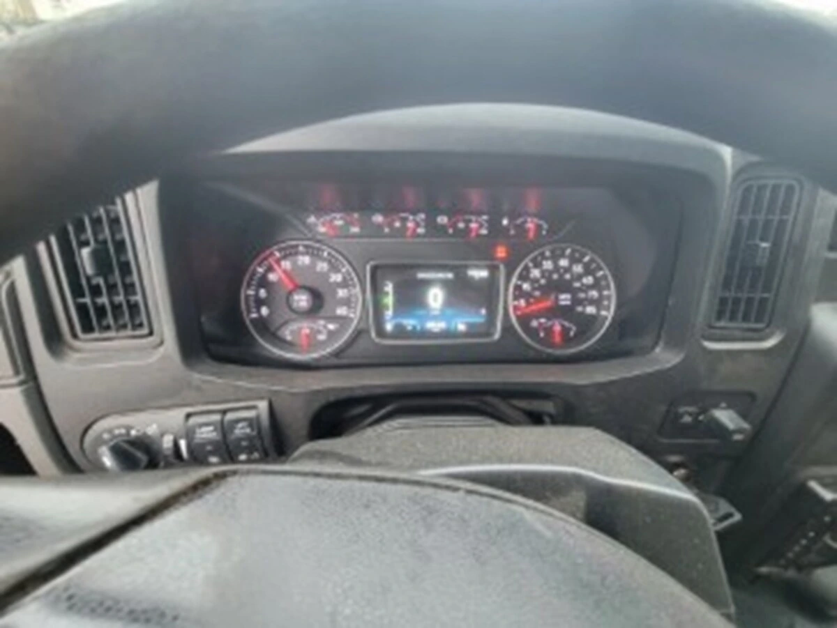 2019 International MV - image 7