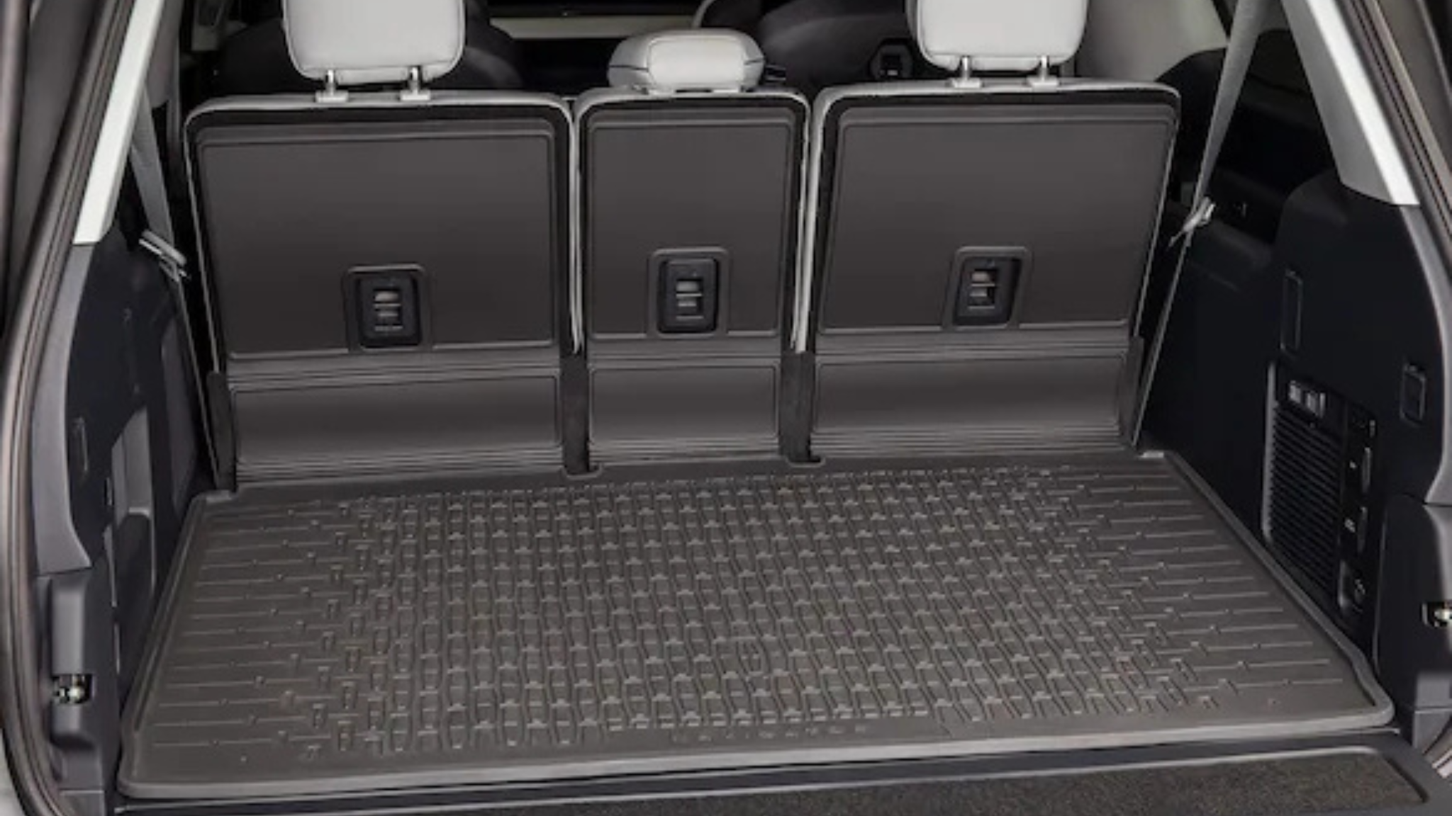Lincoln Navigator L Cargo Space