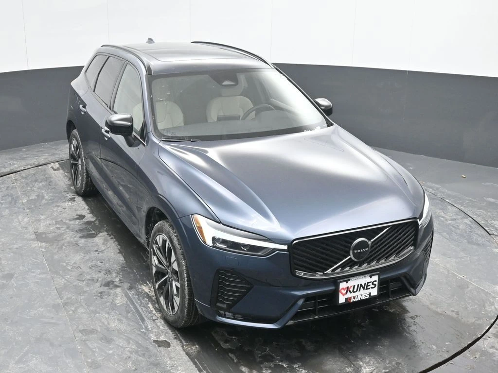 2026 Volvo - image 31