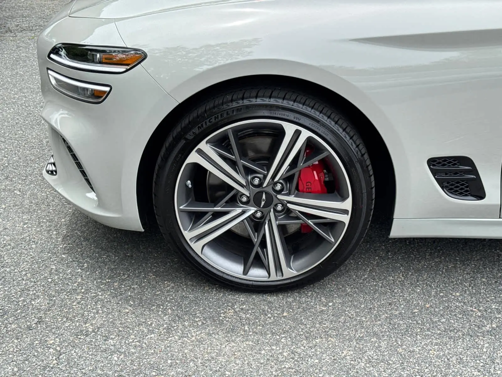 2025 Genesis G70 2.5T photo 10