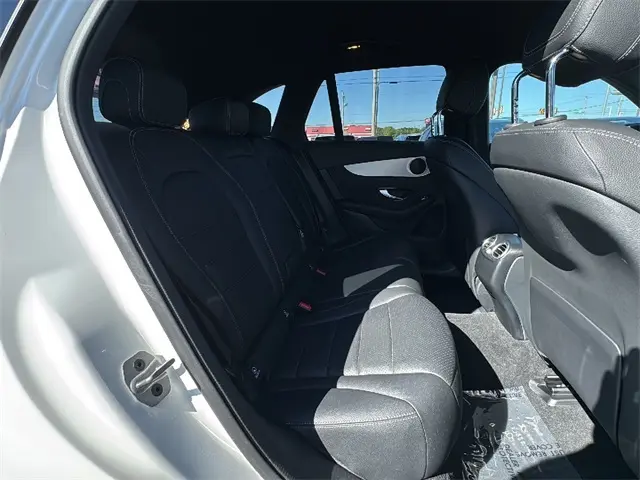 2022 Mercedes Benz GLC 300 photo 24