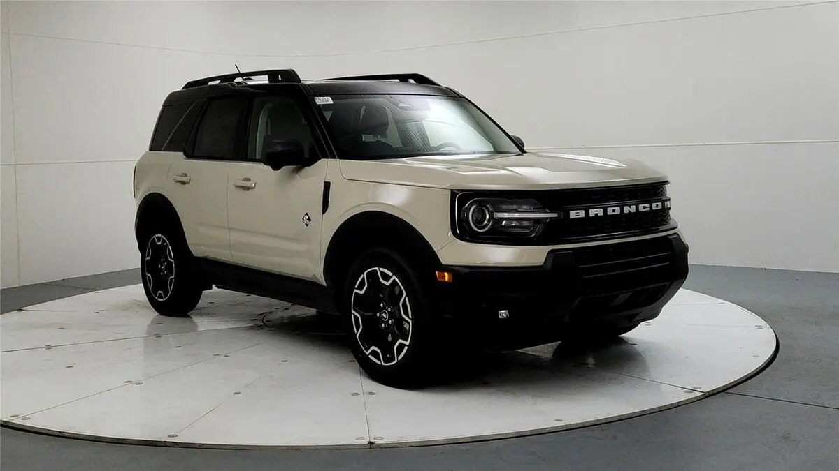 2025 Ford Bronco Sport Outer Banks's photo