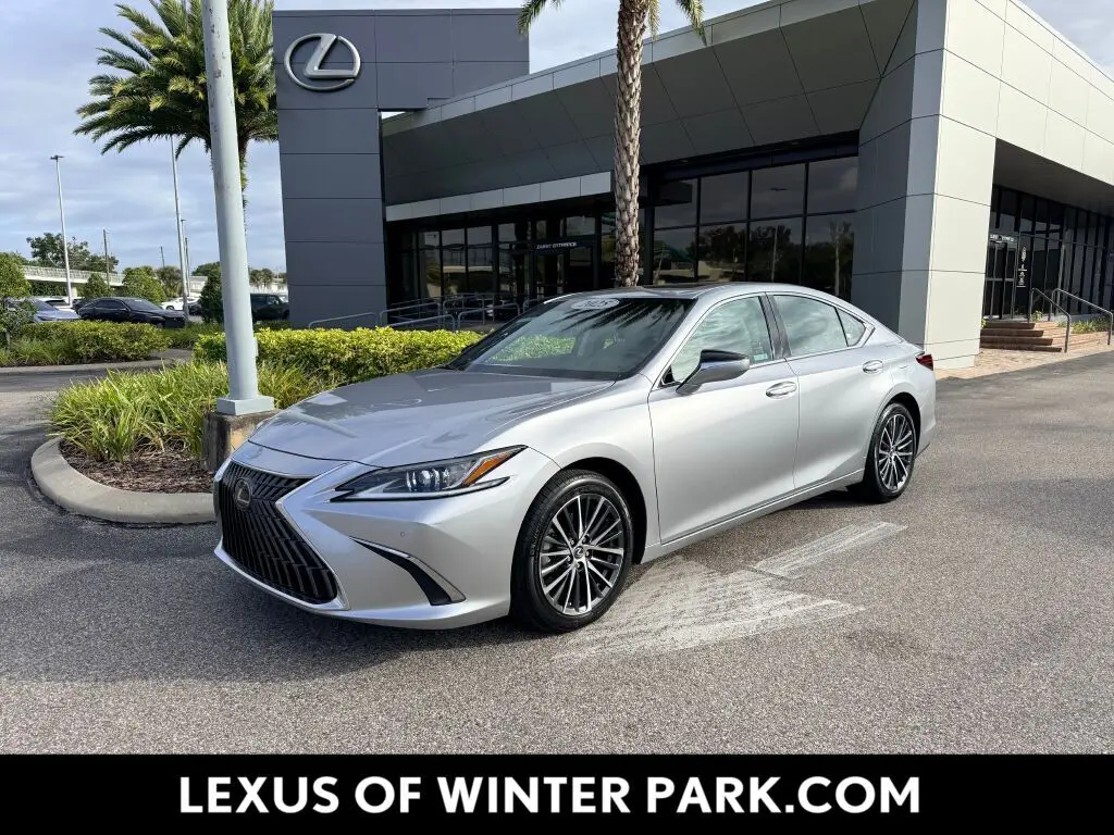 2025 Lexus ES 350's photo