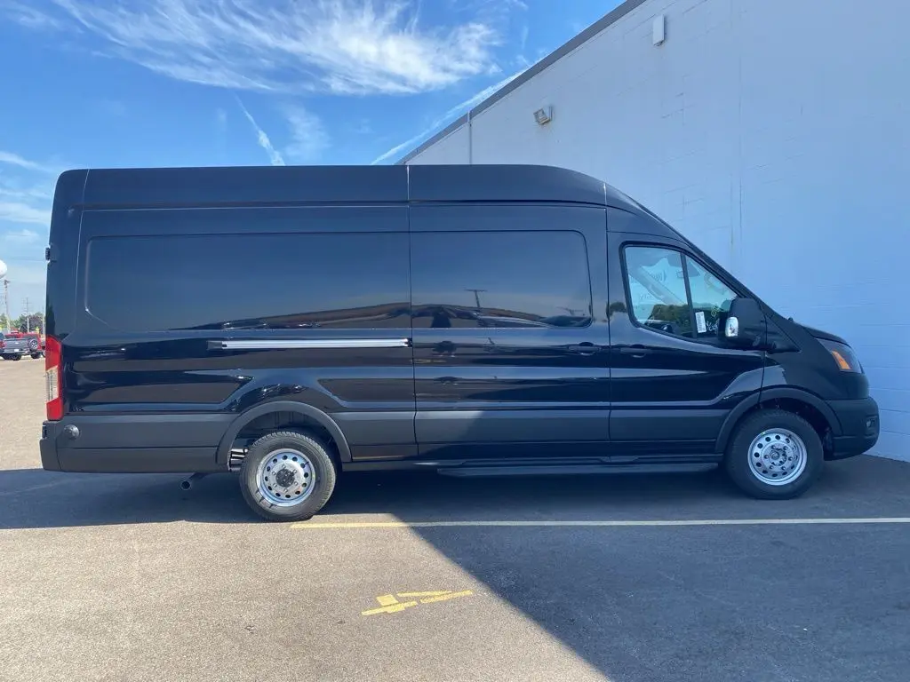 2025 Ford Transit photo 6