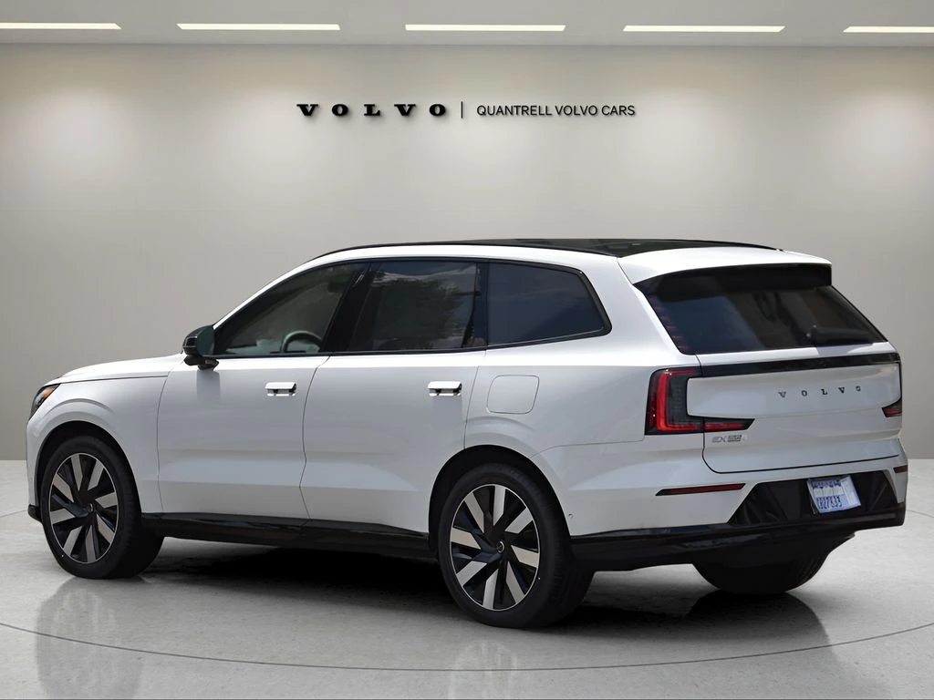 2025 Volvo - image 6