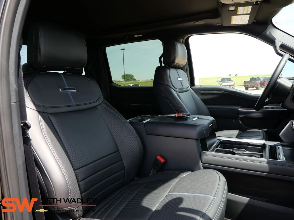 2026 Ford F-450 Super Duty Platinum - Photo 22