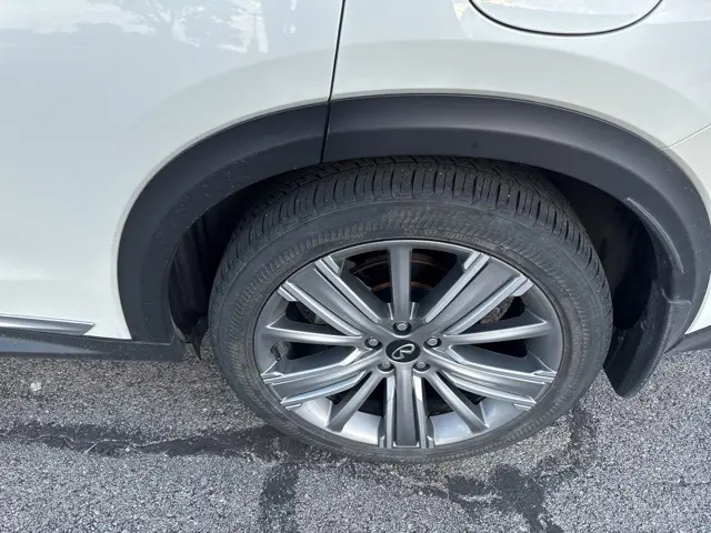 2021 Infiniti QX50 Essential photo 5