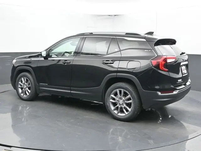 2024 Gmc Terrain SLT photo 2