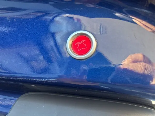 2020 Tesla Model X Long Range photo 14
