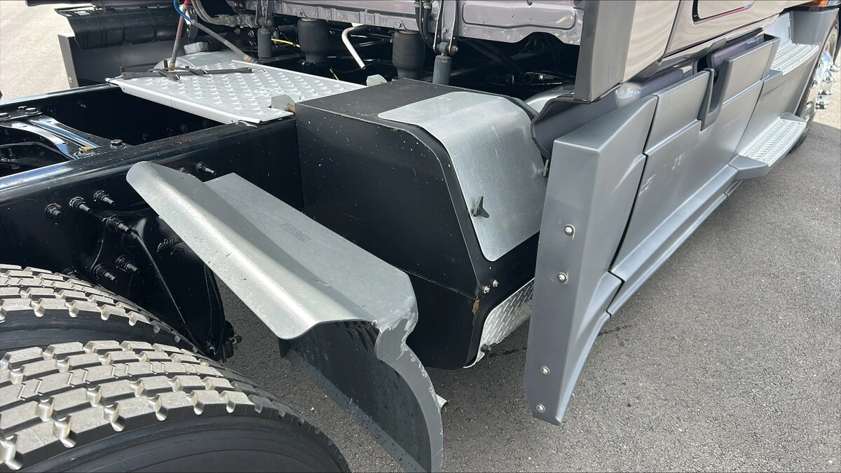 2022 Freightliner Cascadia - image 6