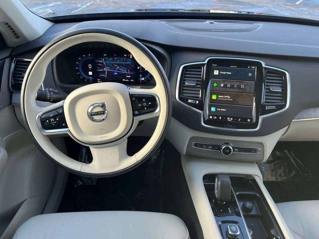 2025 Volvo - image 12