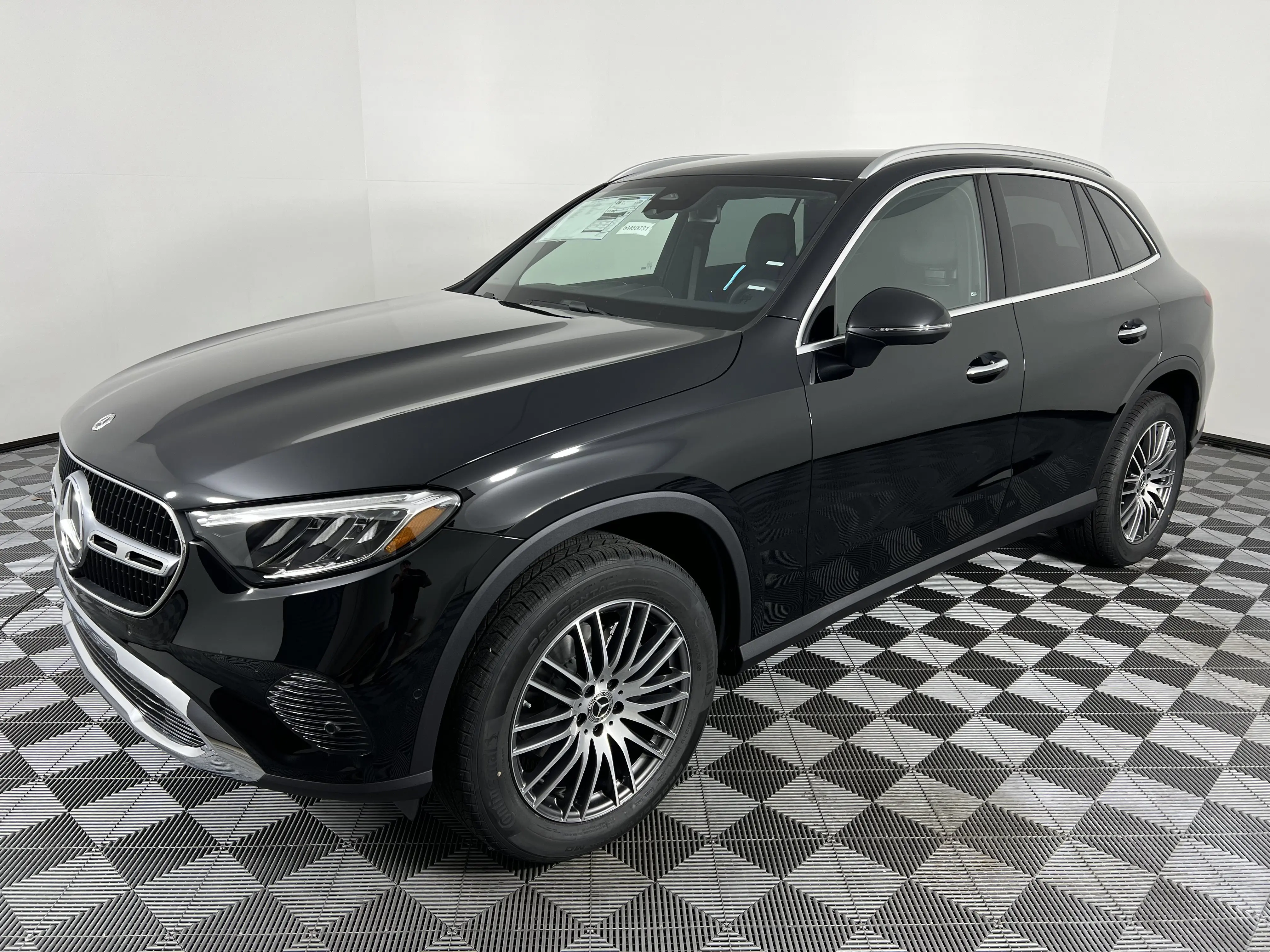 2026 Mercedes Benz GLC 300 4MATIC photo 4