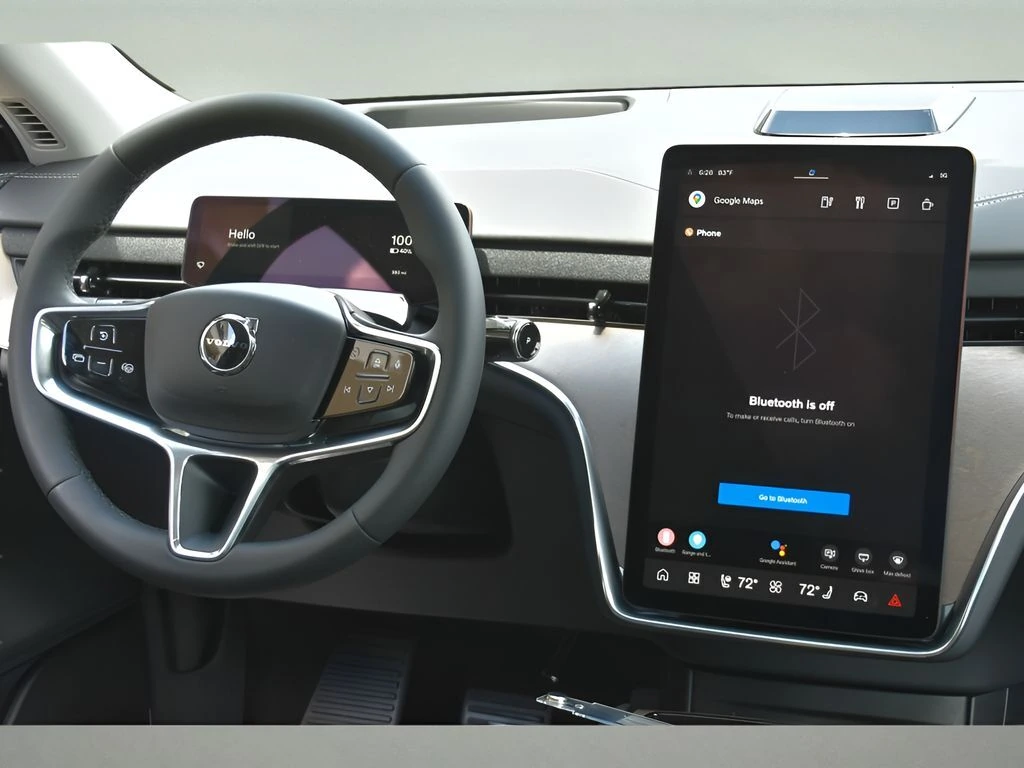 2025 Volvo - image 18