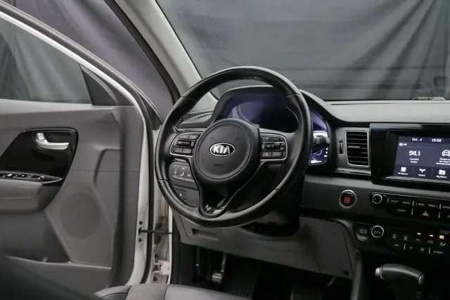 2019 Kia Niro EX Touring S photo 14