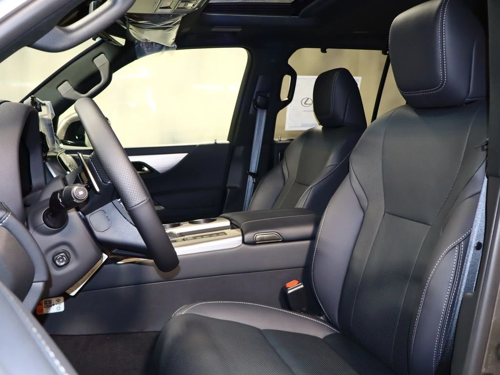 2026 Lexus LX 600 F-Sport - Photo 16