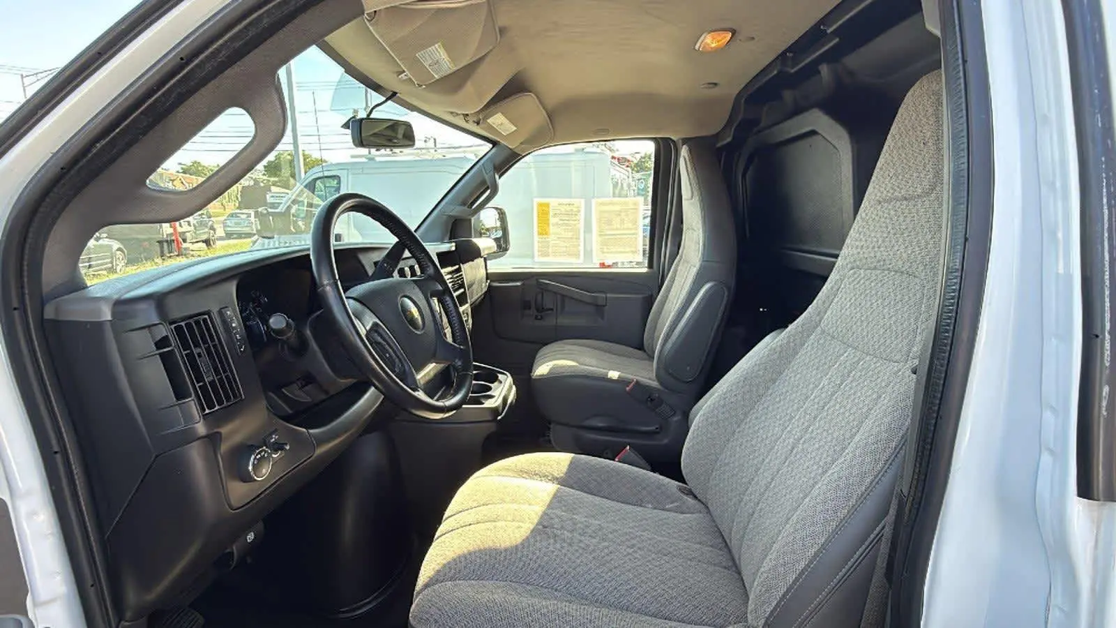 2021 Chevrolet Express 2500 Cargo photo 13