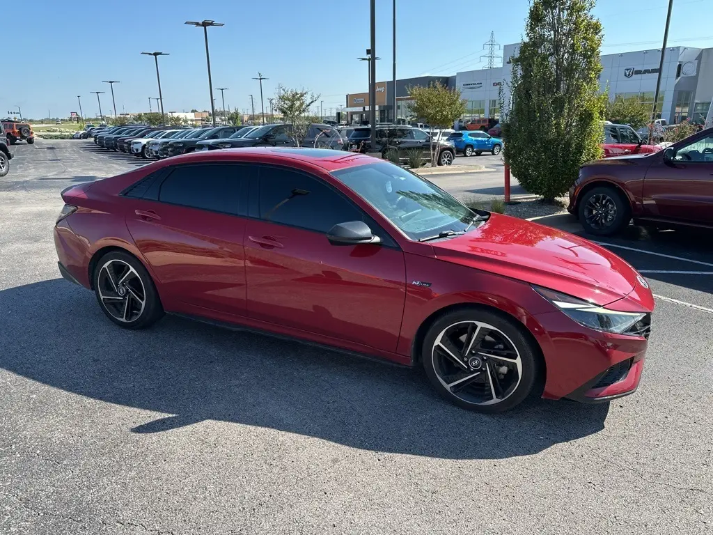 2022 Hyundai Elantra N Line photo 2