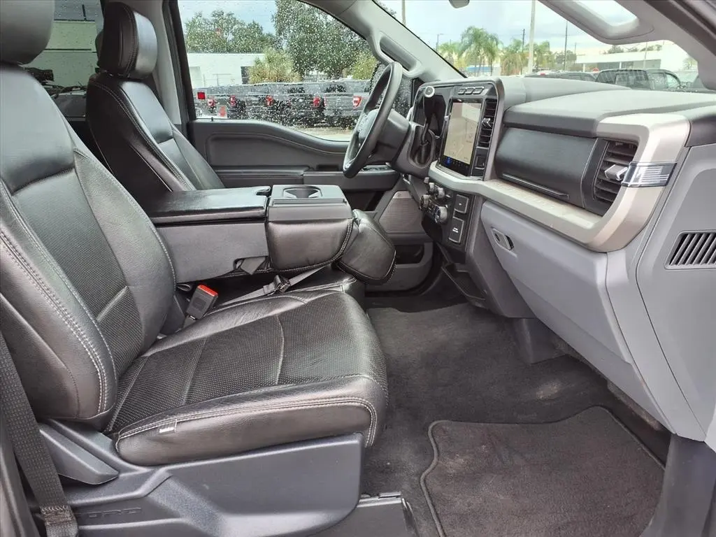 2023 Ford F-250 photo 13