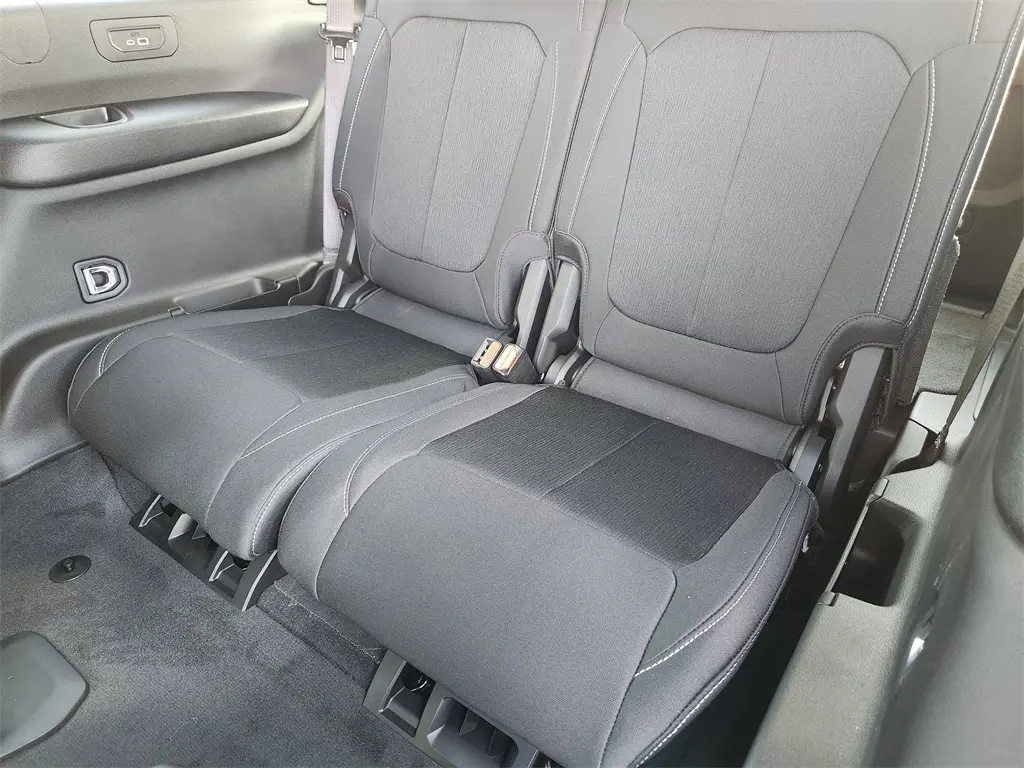 2025 Jeep Grand Cherokee Laredo photo 20